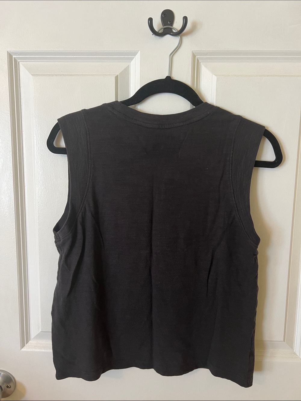 Faherty Women’s Sunwashed Slub Muscle Tank - Picture 4 of 5